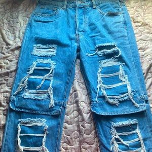 Baggy distressed jeans